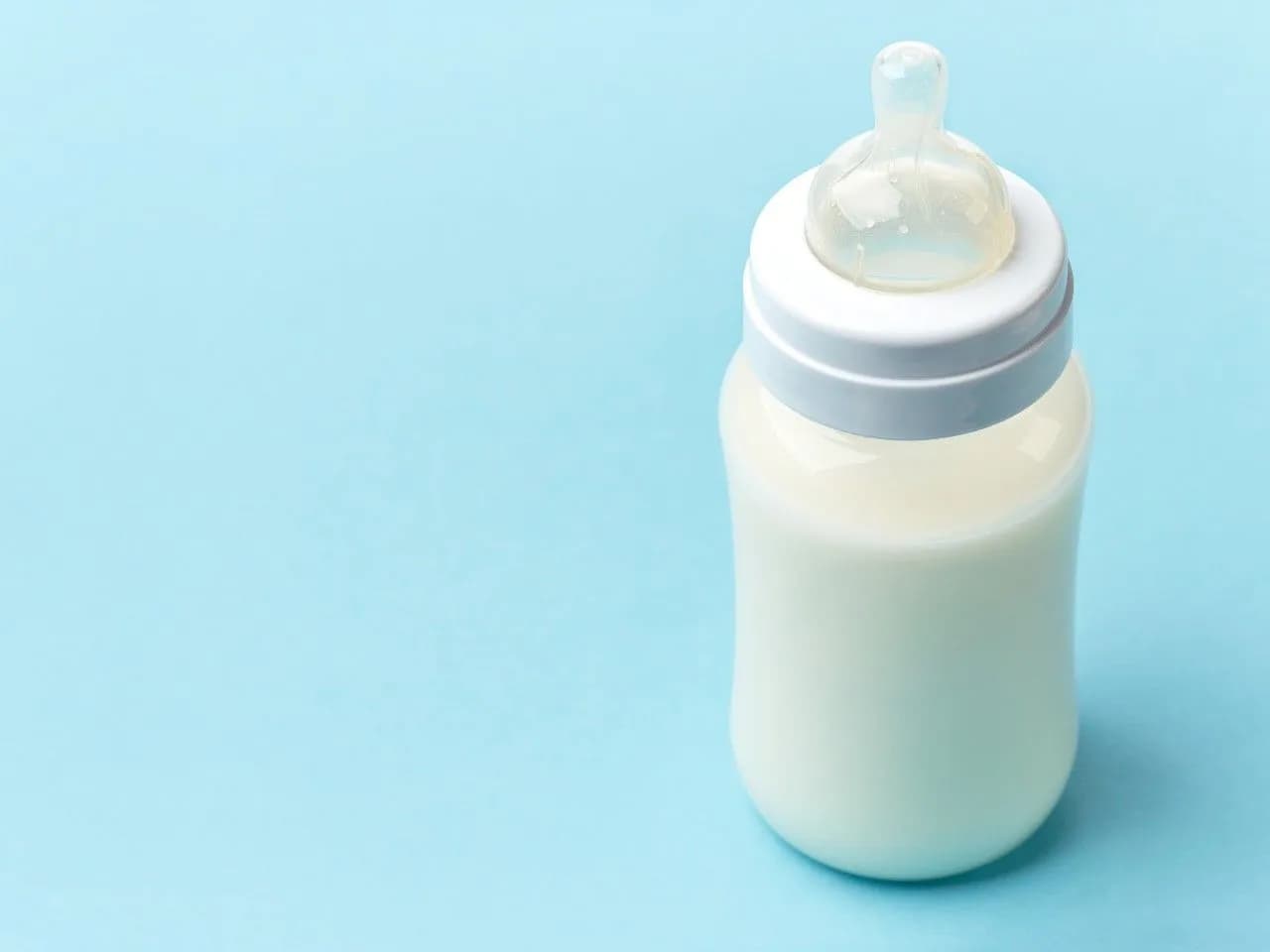 Ranking butelek antykolkowych: wybierz najlepszą dla swojego dziecka