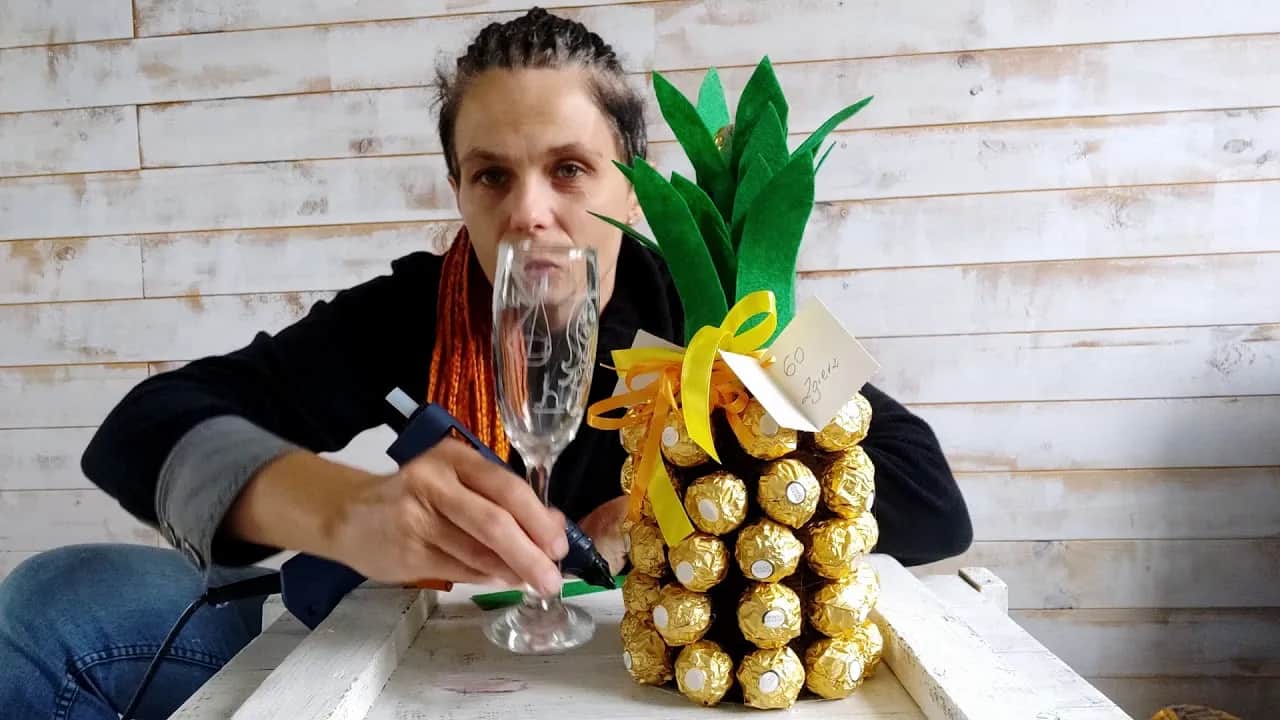 Jak ozdobić ananasa na prezent - kreatywne pomysły, które zachwycą